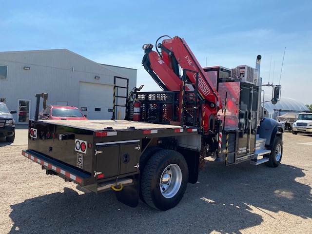 Boom bucket trucks peterbilt 348 45779657