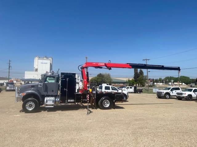 Boom bucket trucks peterbilt 348 45779686