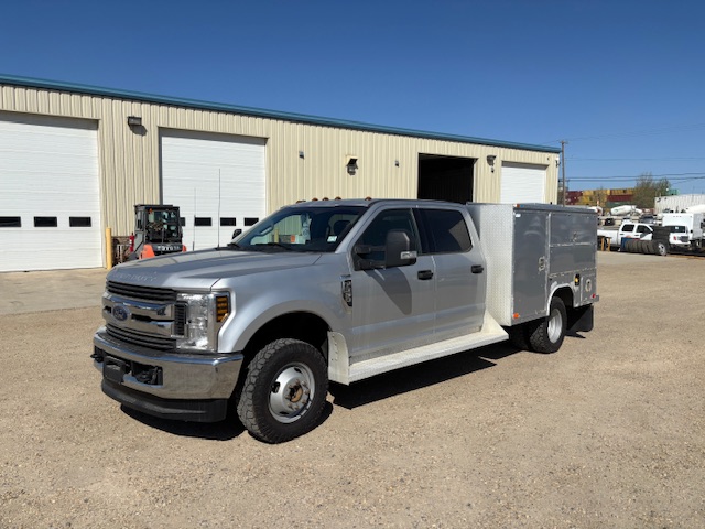 2019 Ford F350 Crew Cab XLT 4X4 Service Truck