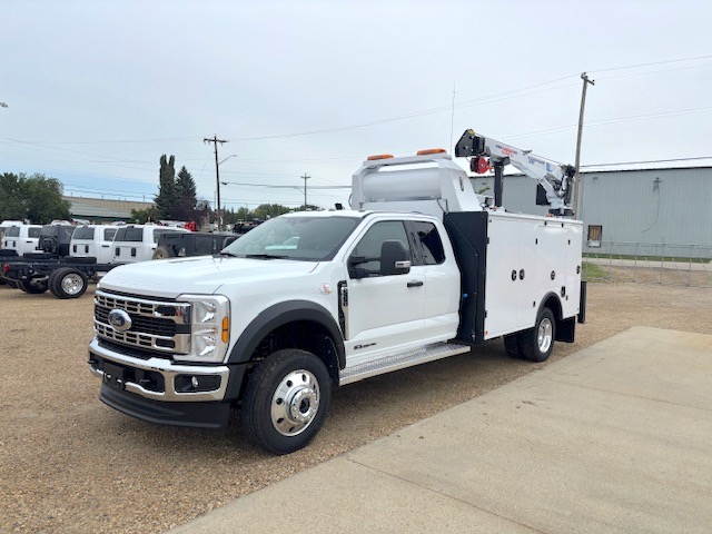 2025 Ford F550 Super Cab XLT 4x4 Diesel Service truck with crane