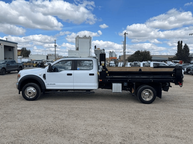 How Many Cubic Yards Can a Dump Truck Hold?