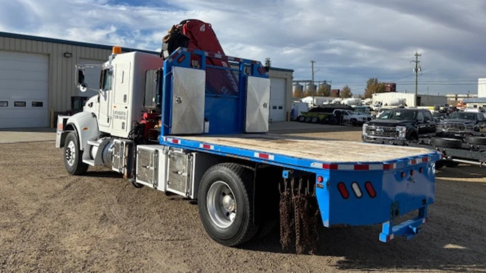 Service Truck with Crane vs Picker Truck